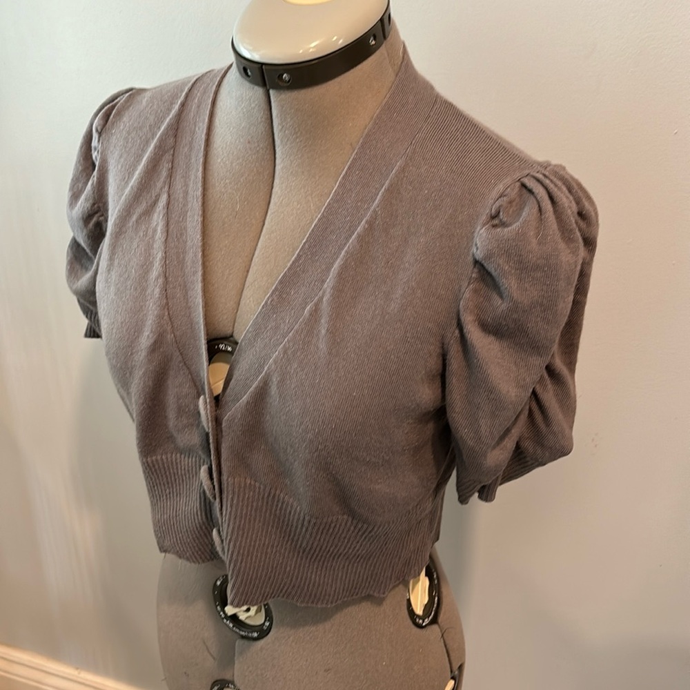 Suzy Shier Taupe Short Sleeve Cropped Cardigan